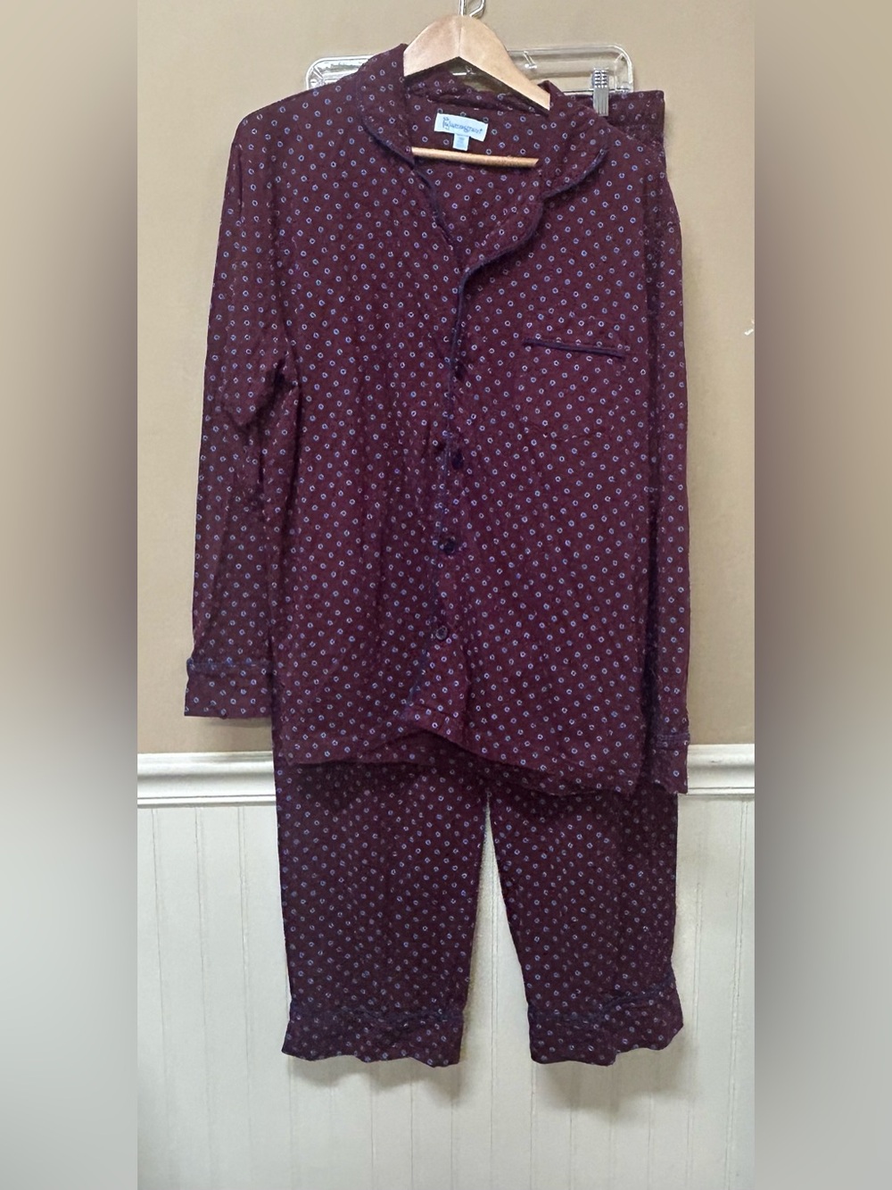 PajamaGram 2 Piece Burgundy Pajama Set Men'sLong sleeved Pants Size Large
